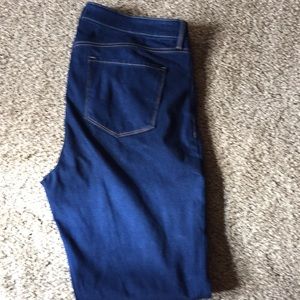 Old Navy built in sculpt rockstar skinny jean 16